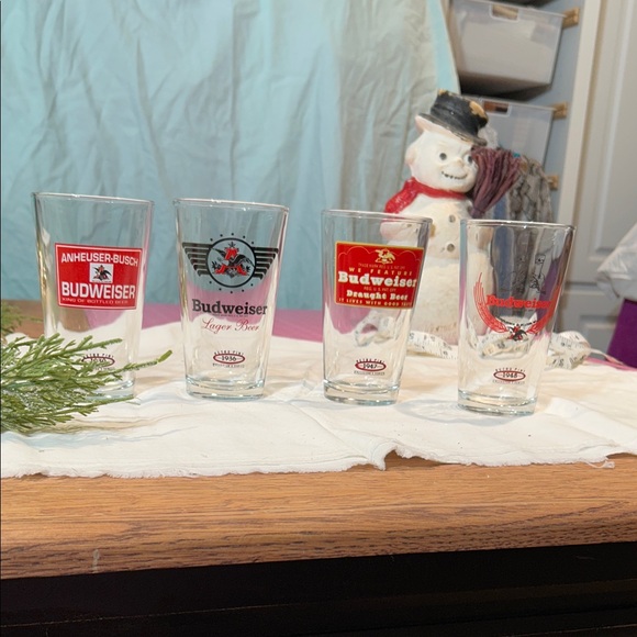Budweiser Other - Budweiser Logo 14 piece Glass Set - Red and Black Accents